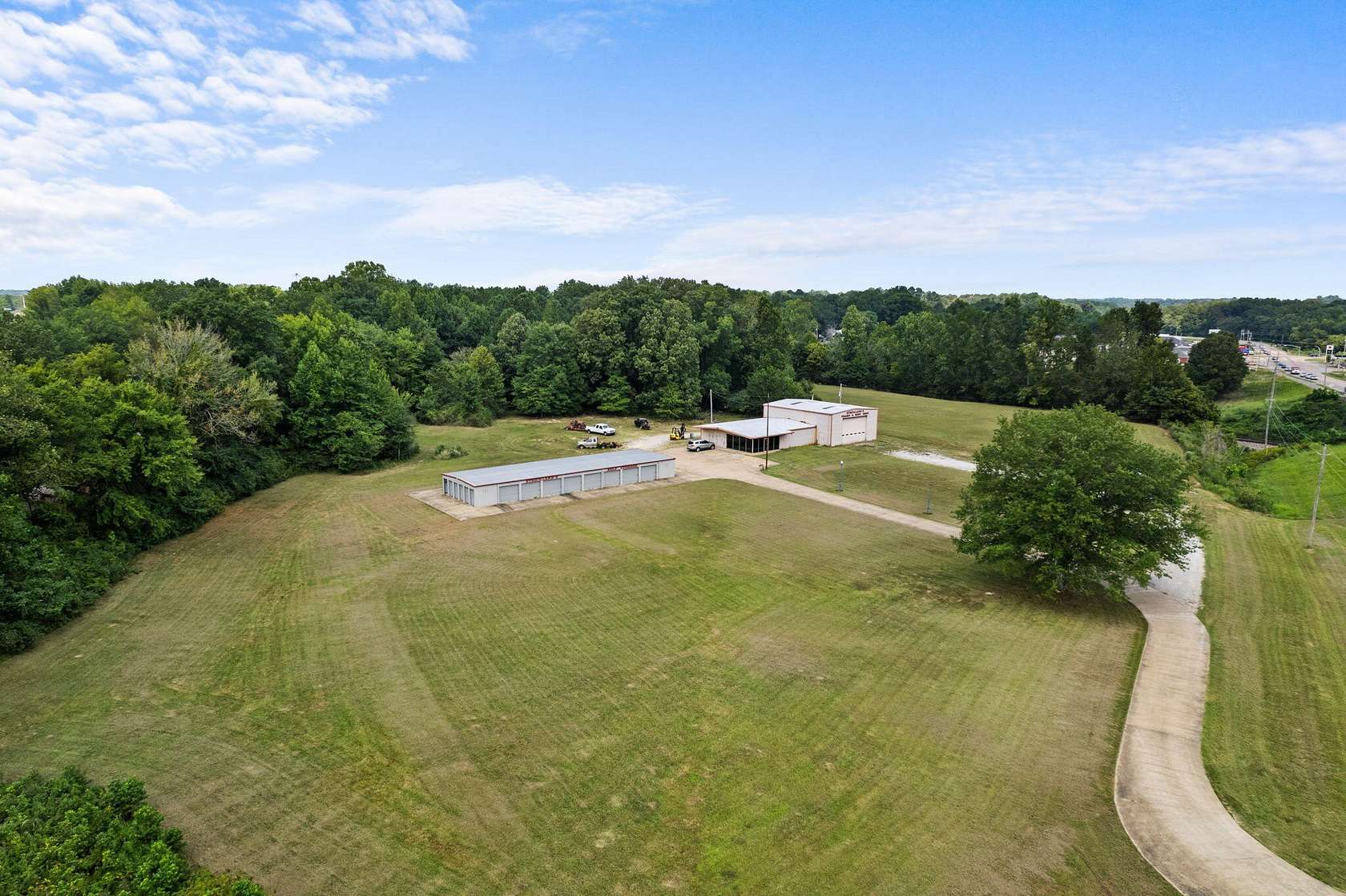 5.5 Acres of Improved Commercial Land for Sale in Corinth, Mississippi