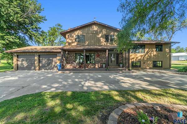 5.9 Acres of Residential Land with Home for Sale in Hardwick, Minnesota