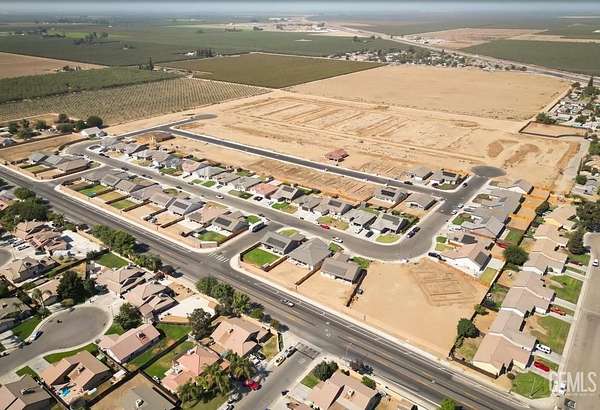 0.17 Acres of Land for Sale in Shafter, California