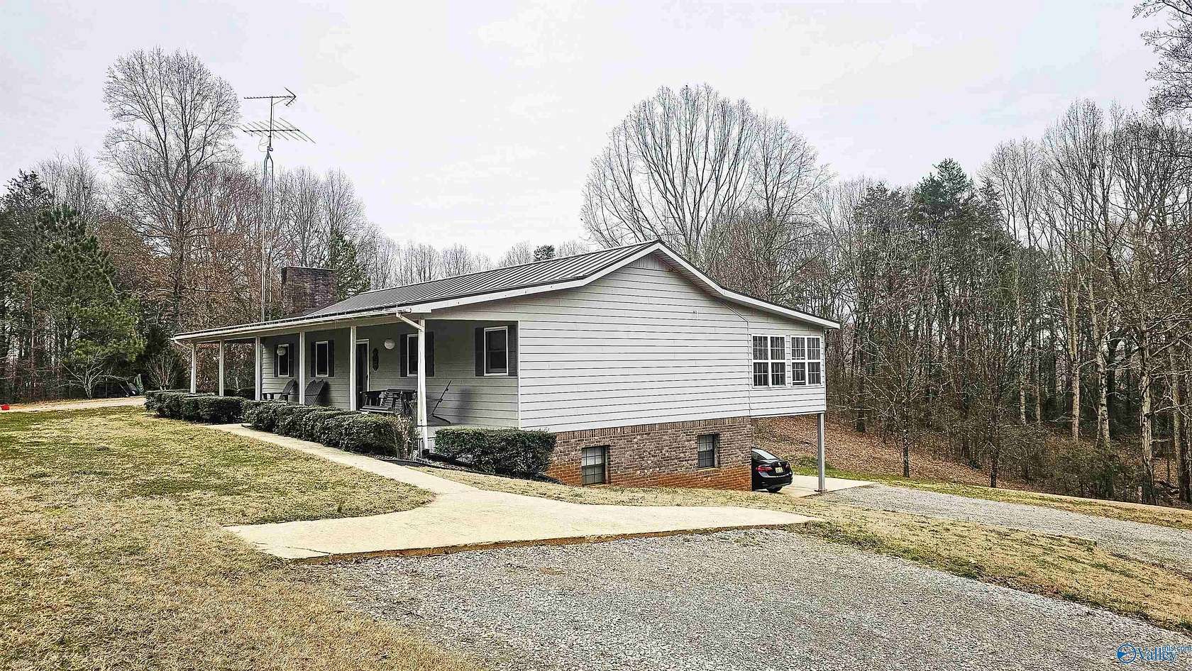 20.5 Acres of Land with Home for Sale in Town Creek, Alabama