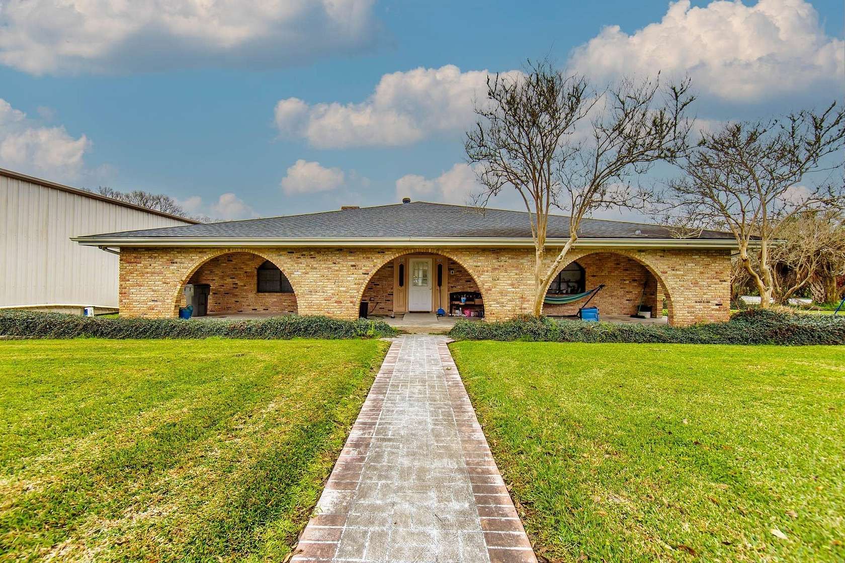 24 Acres of Improved Land for Sale in Raceland, Louisiana