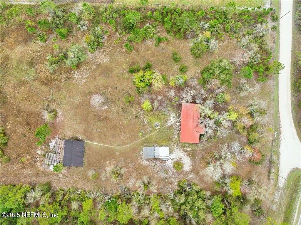 5 Acres of Improved Residential Land for Sale in Interlachen, Florida