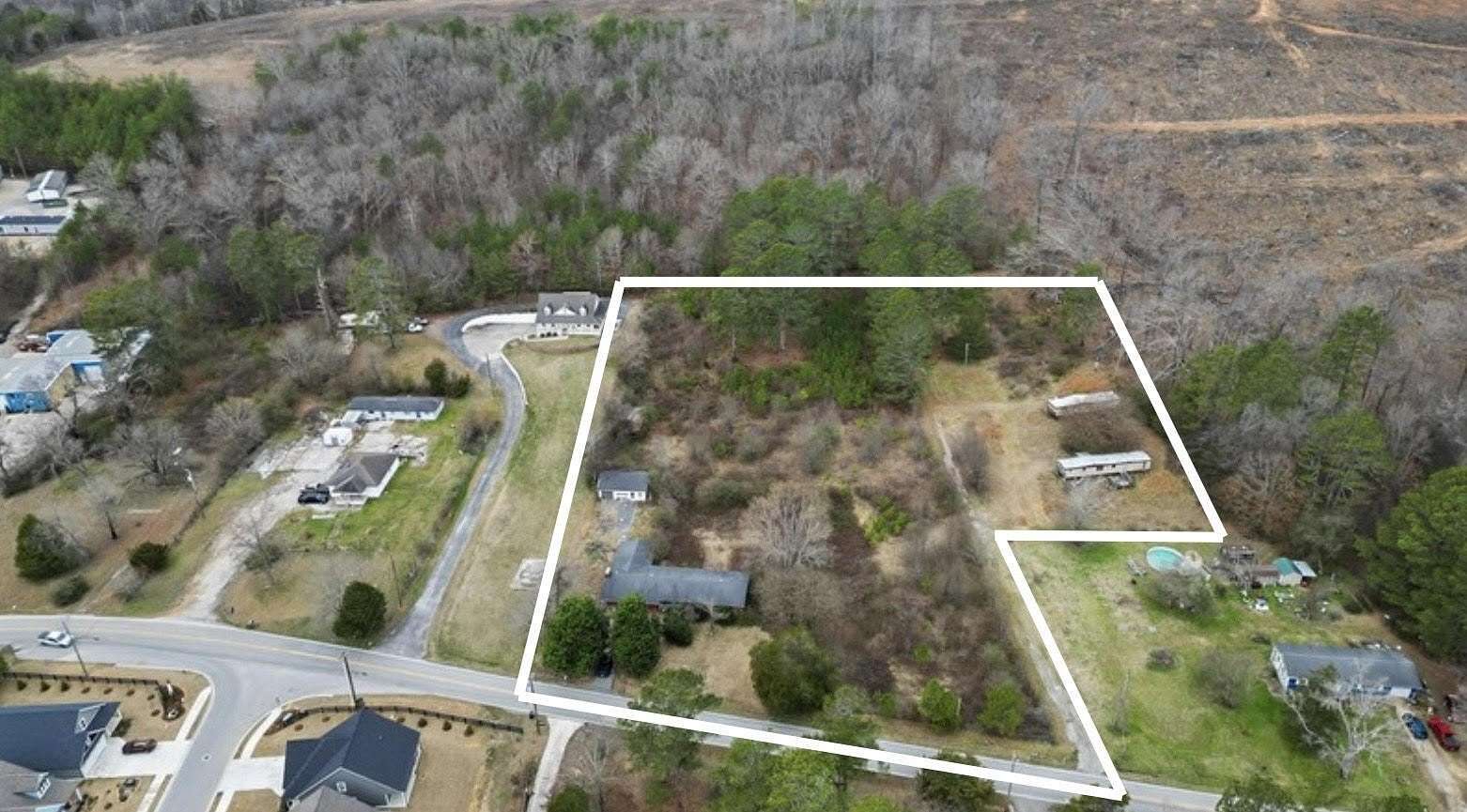 4 Acres of Residential Land with Home for Sale in Ringgold, Georgia