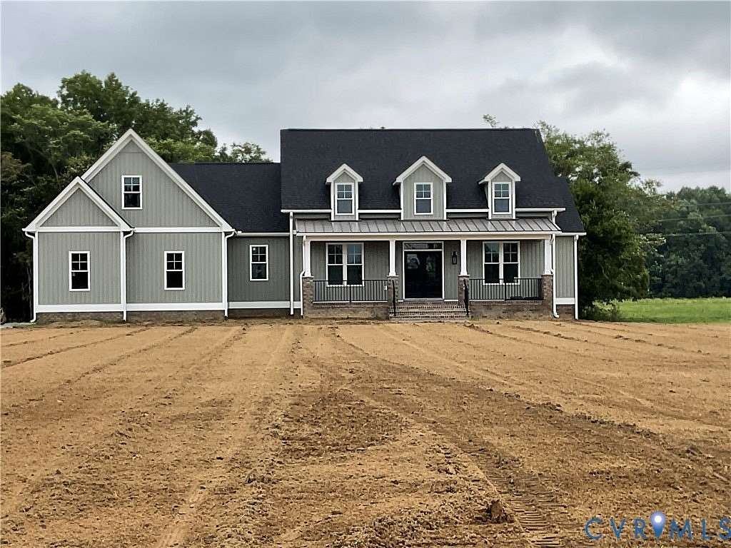 7 Acres of Residential Land with Home for Sale in Mechanicsville, Virginia