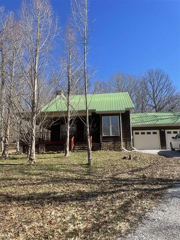 30.7 Acres of Land with Home for Sale in Lewisburg, Kentucky