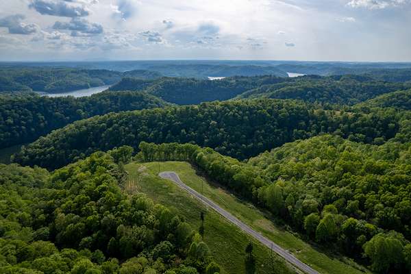 1 Acre of Residential Land for Sale in Baxter, Tennessee