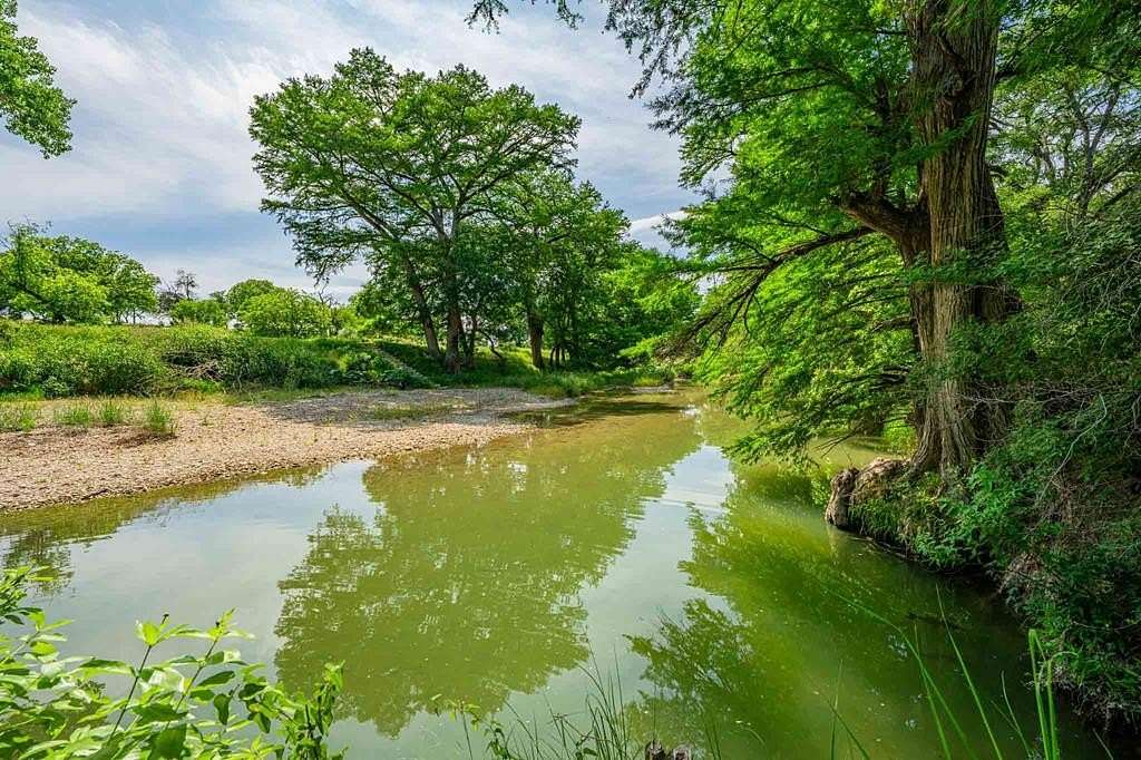 85 Acres of Recreational & Residential Land for Sale in Comfort, Texas