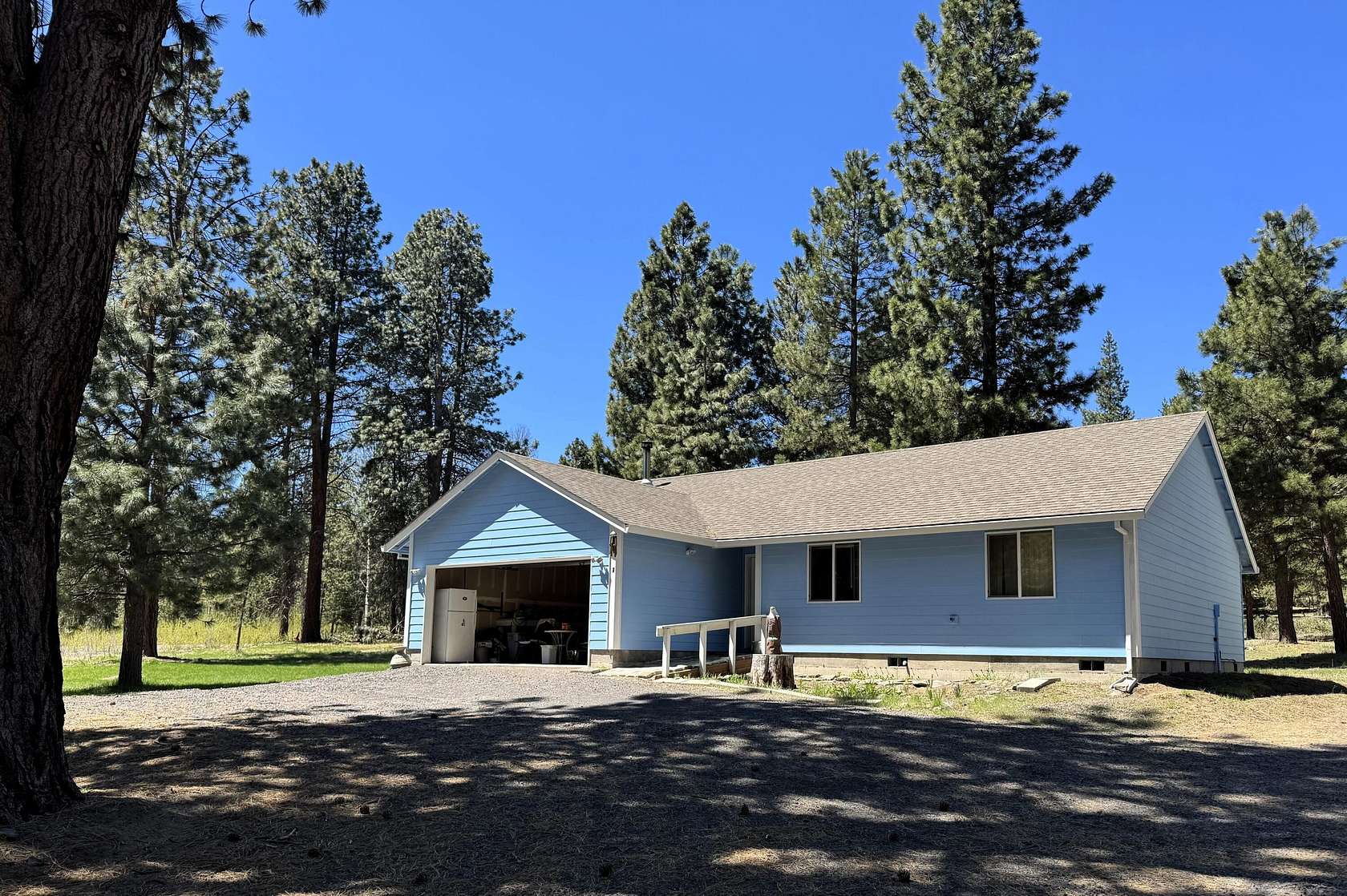 3 Acres of Residential Land with Home for Sale in Chiloquin, Oregon