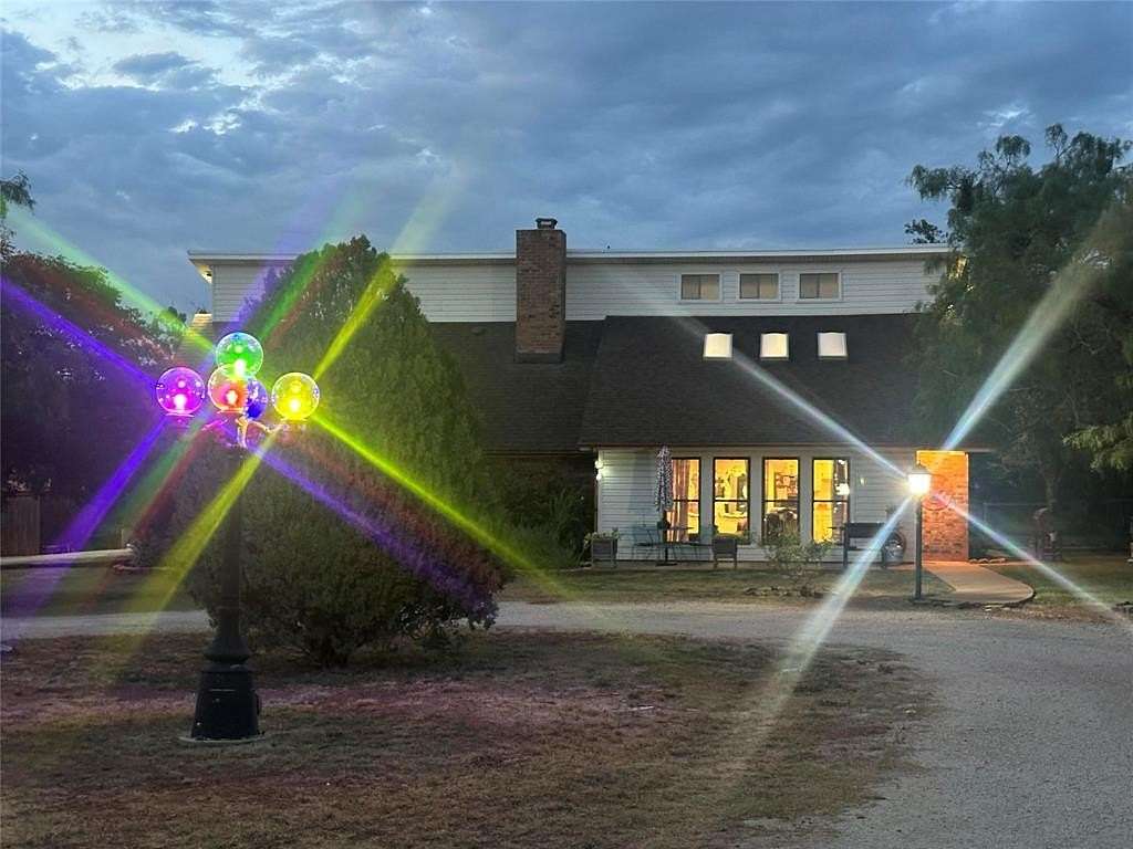 4 Acres of Residential Land with Home for Sale in Abilene, Texas