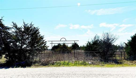 10 Acres of Land for Sale in Farmersville, Texas