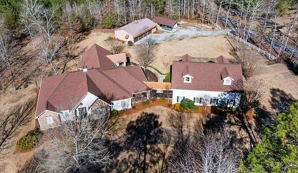 2.6 Acres of Residential Land with Home for Sale in Jasper, Alabama