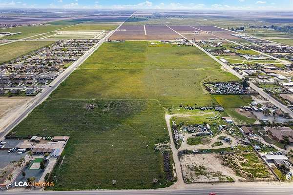 27 Acres of Land for Sale in Delano, California