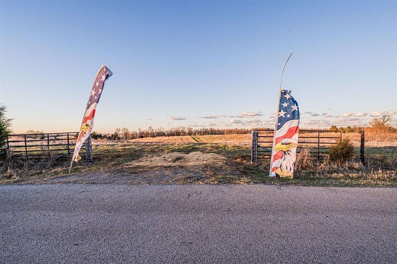 22.1 Acres of Land for Sale in Bowling Green, Kentucky