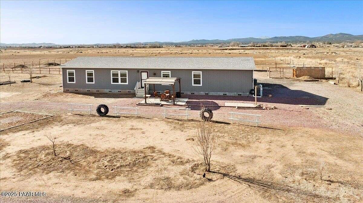 2 Acres of Residential Land with Home for Sale in Paulden, Arizona