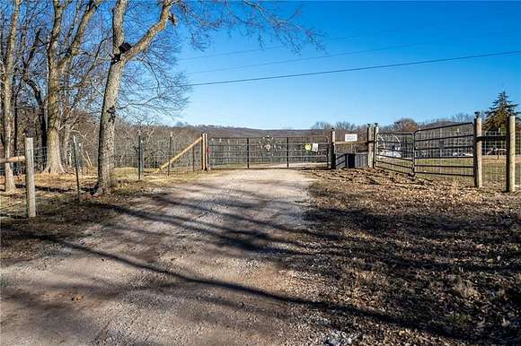 9.85 Acres of Residential Land with Home for Sale in Lincoln, Arkansas