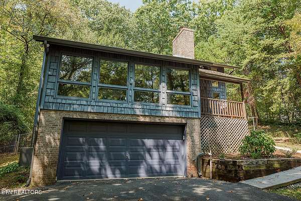 5 Acres of Residential Land with Home for Sale in Seymour, Tennessee