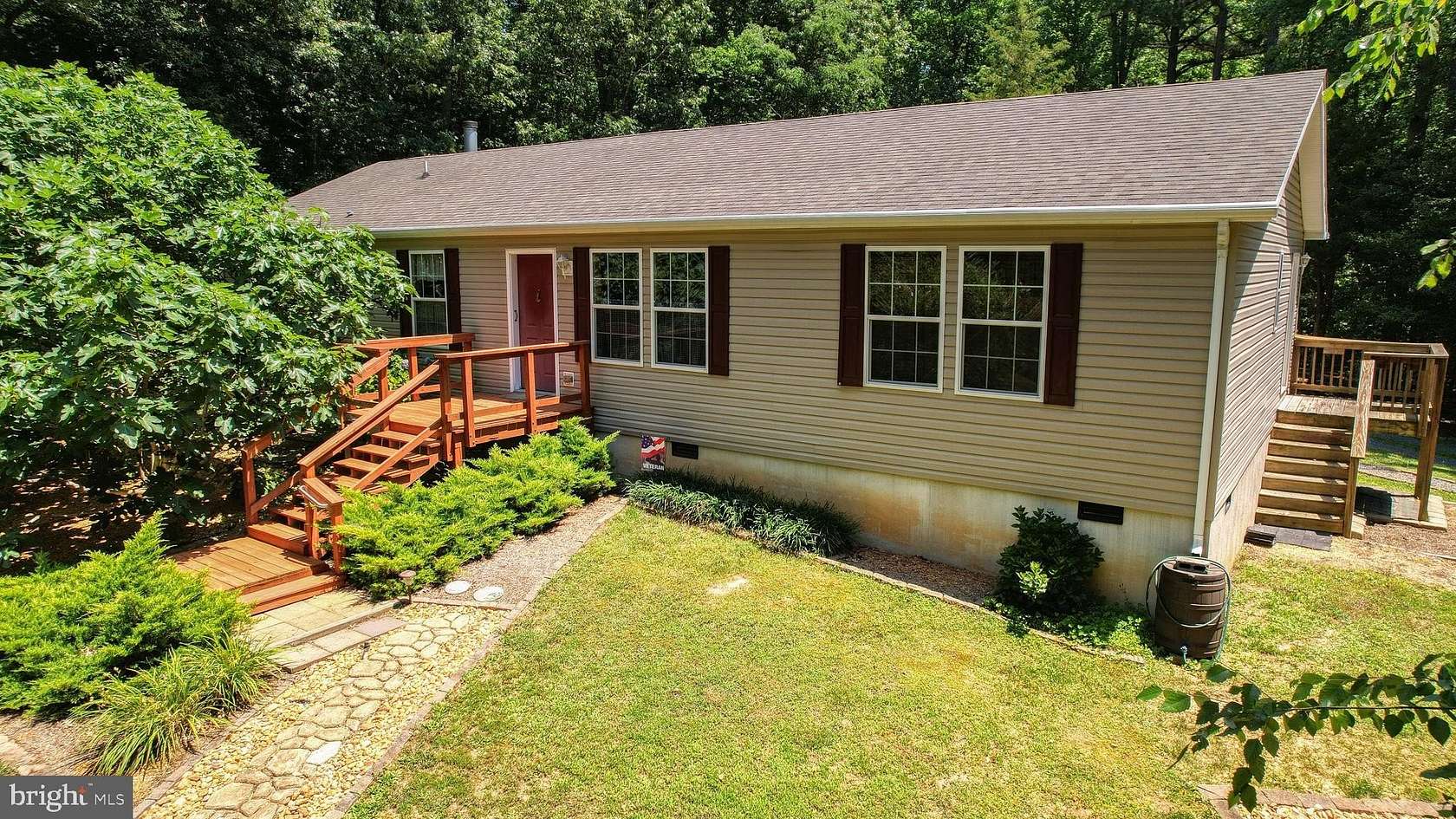 2.69 Acres of Residential Land with Home for Sale in Montross, Virginia