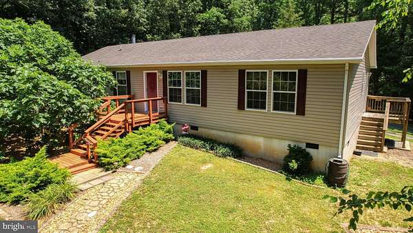 2.69 Acres of Residential Land with Home for Sale in Montross, Virginia