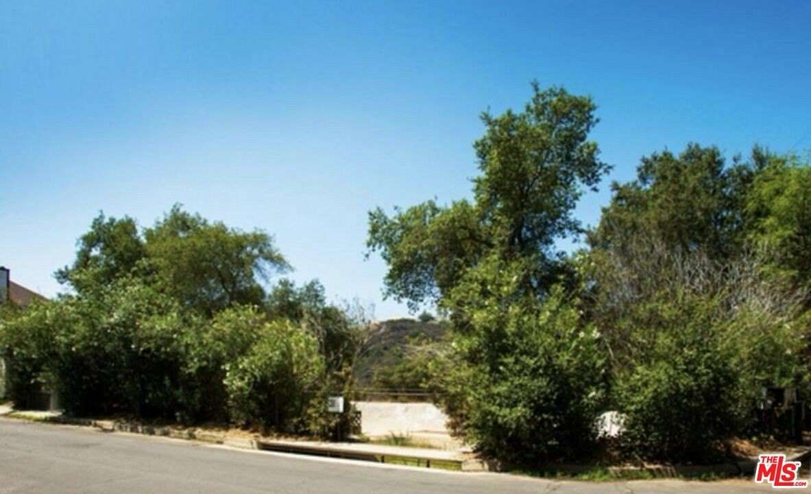 0.45 Acres of Land for Sale in Los Angeles, California