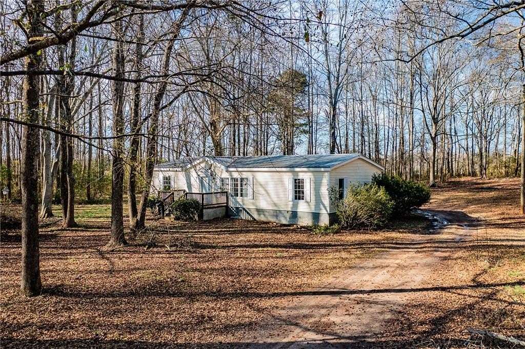 2.89 Acres of Residential Land with Home for Sale in Colbert, Georgia