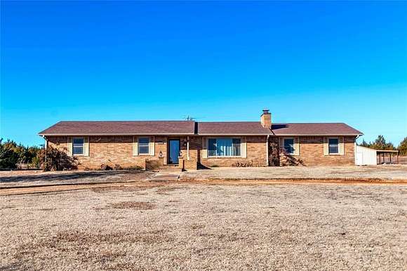 4.5 Acres of Residential Land with Home for Sale in Chandler, Oklahoma