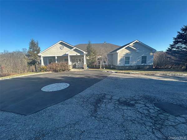 4.42 Acres of Residential Land with Home for Sale in Carmel, New York