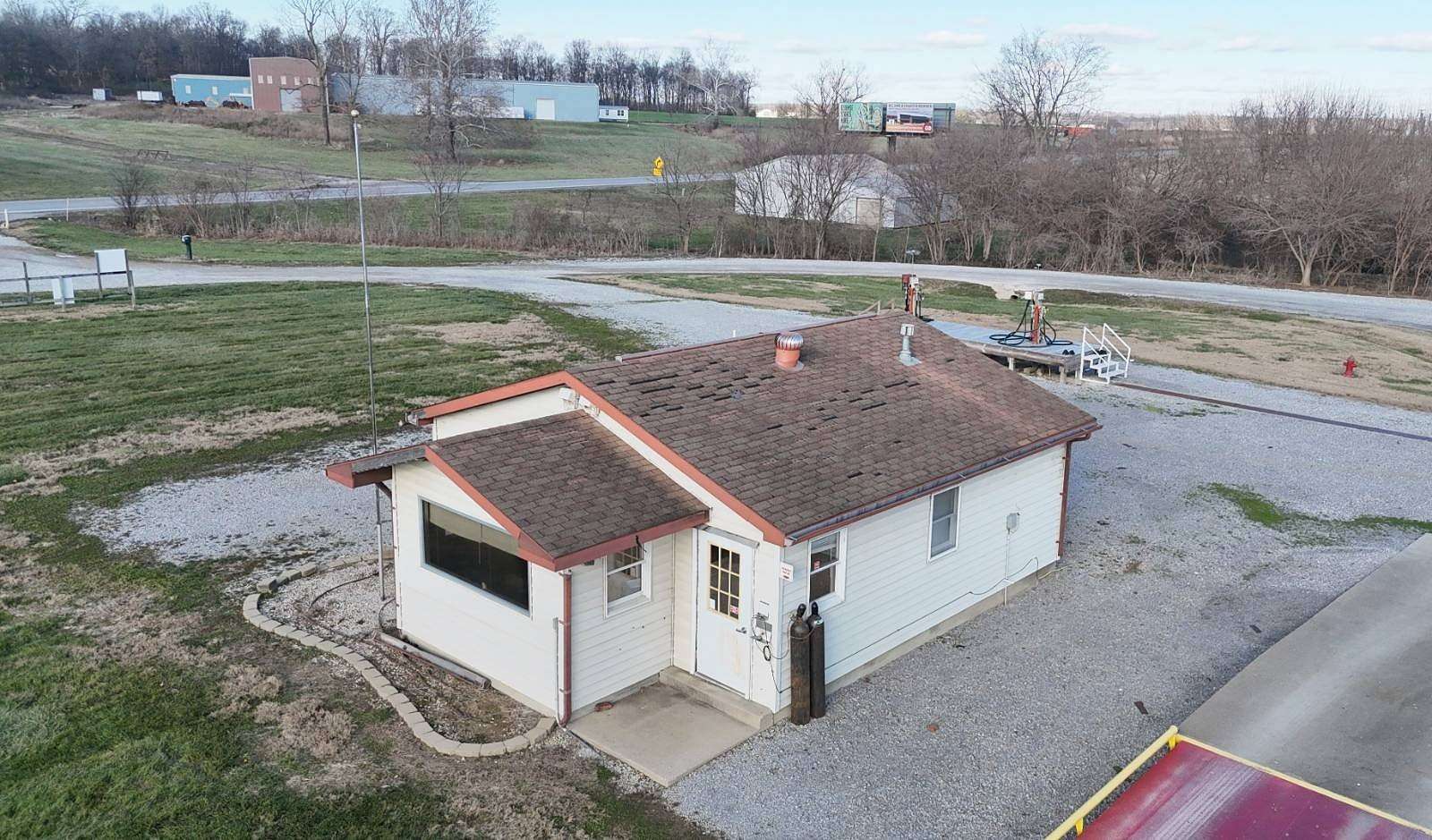 5.2 Acres of Improved Commercial Land for Sale in Mount Carmel, Illinois