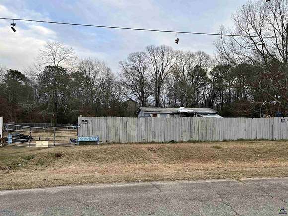 0.69 Acres of Residential Land for Sale in Kathleen, Georgia