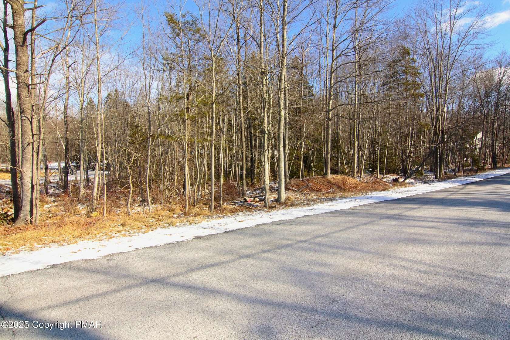 0.81 Acres of Residential Land for Sale in Mount Pocono, Pennsylvania