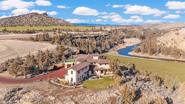 12.6 Acres of Land with Home for Sale in Terrebonne, Oregon