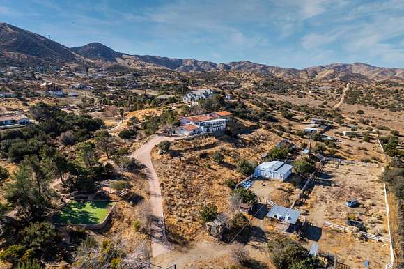 3.87 Acres of Residential Land with Home for Lease in Palmdale, California