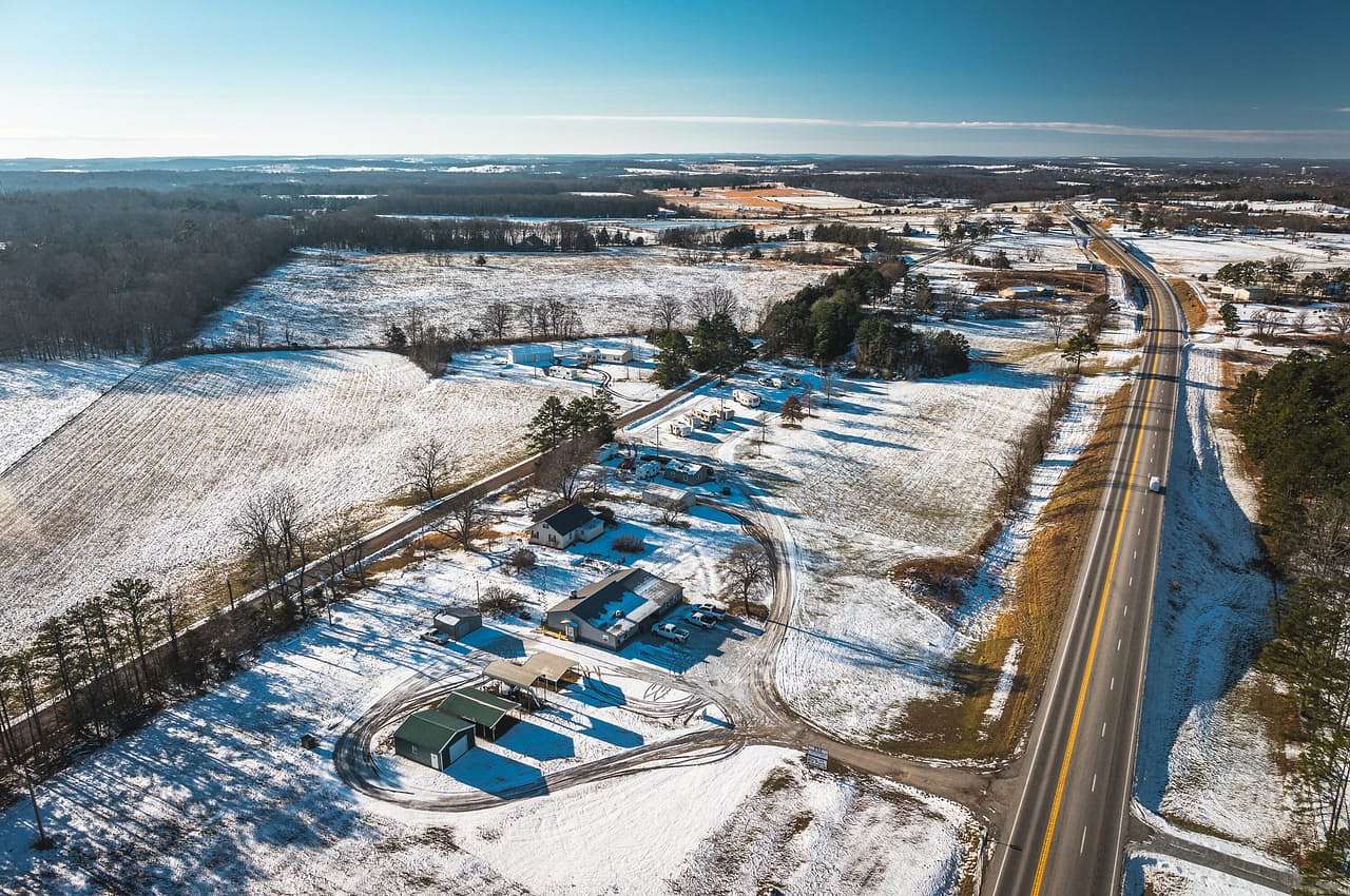 8 Acres of Mixed-Use Land for Sale in Houston, Missouri