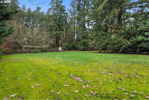 0.25 Acres of Residential Land for Sale in Lake Oswego, Oregon