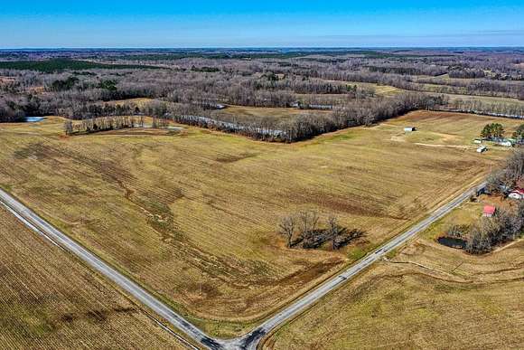 84 Acres of Agricultural Land for Sale in Huntingdon, Tennessee