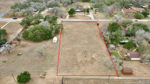 1.1 Acres of Residential Land for Sale in Pleasanton, Texas