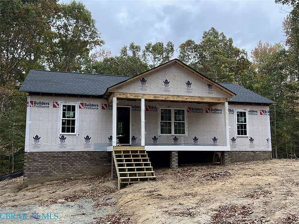 1.6 Acres of Residential Land with Home for Sale in Saluda, Virginia