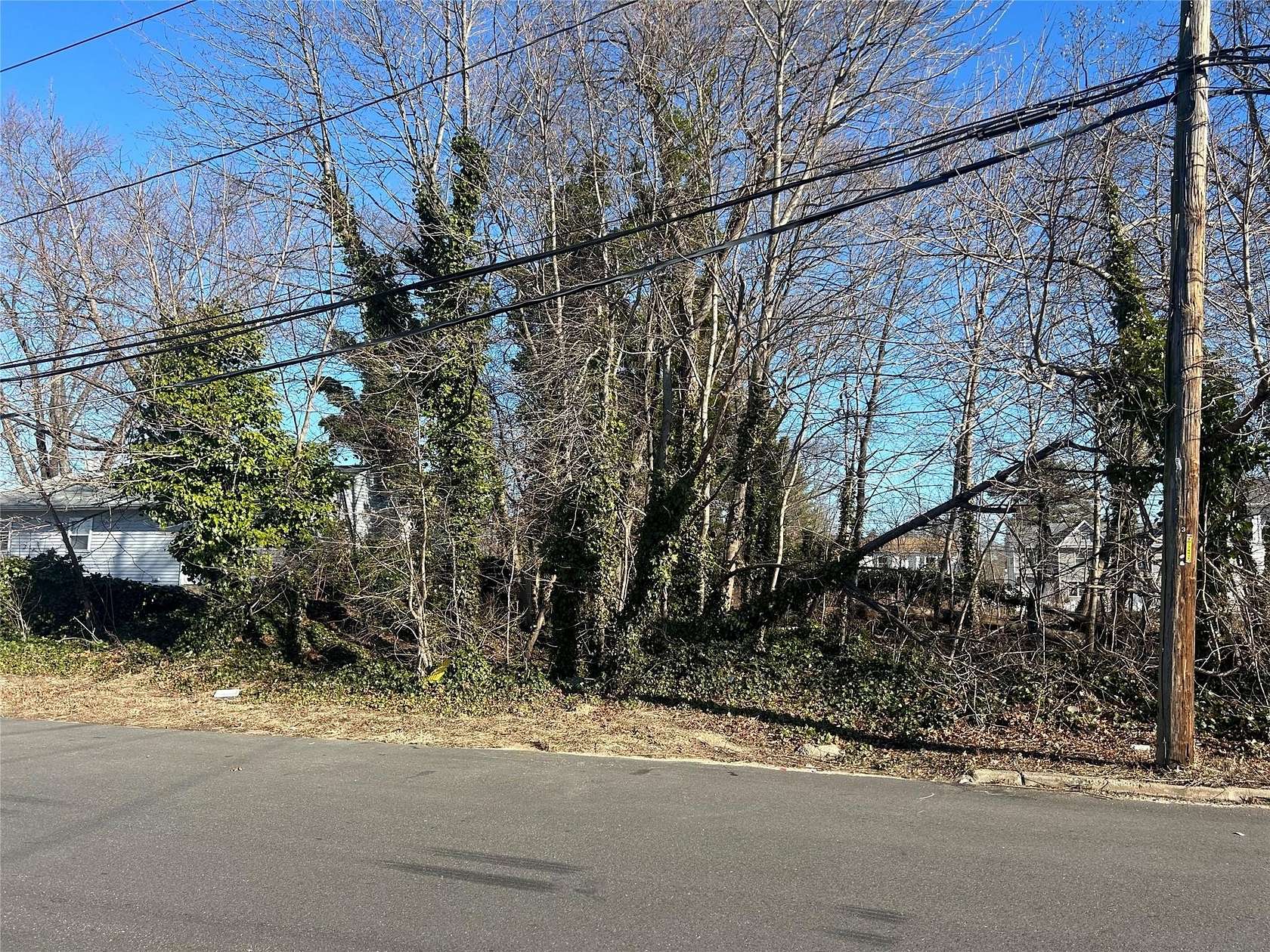 0.09 Acres of Land for Sale in Wyandanch, New York