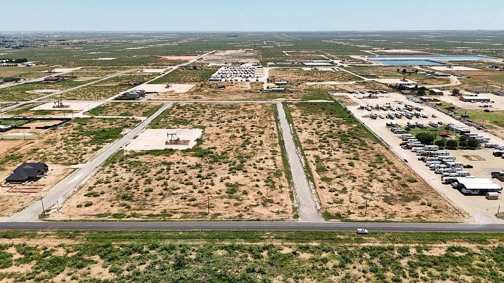 1.17 Acres of Land for Sale in Gardendale, Texas