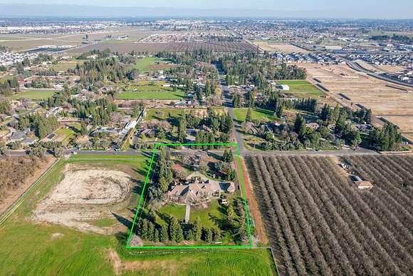 2.81 Acres of Residential Land with Home for Sale in Fresno, California