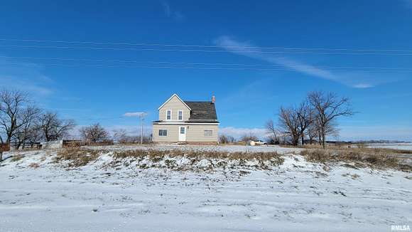 3 Acres of Residential Land with Home for Sale in Topeka, Illinois