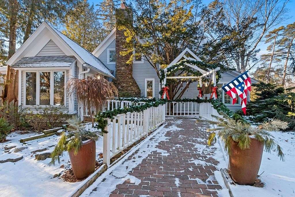 4.49 Acres of Improved Commercial Land for Sale in Ephraim, Wisconsin