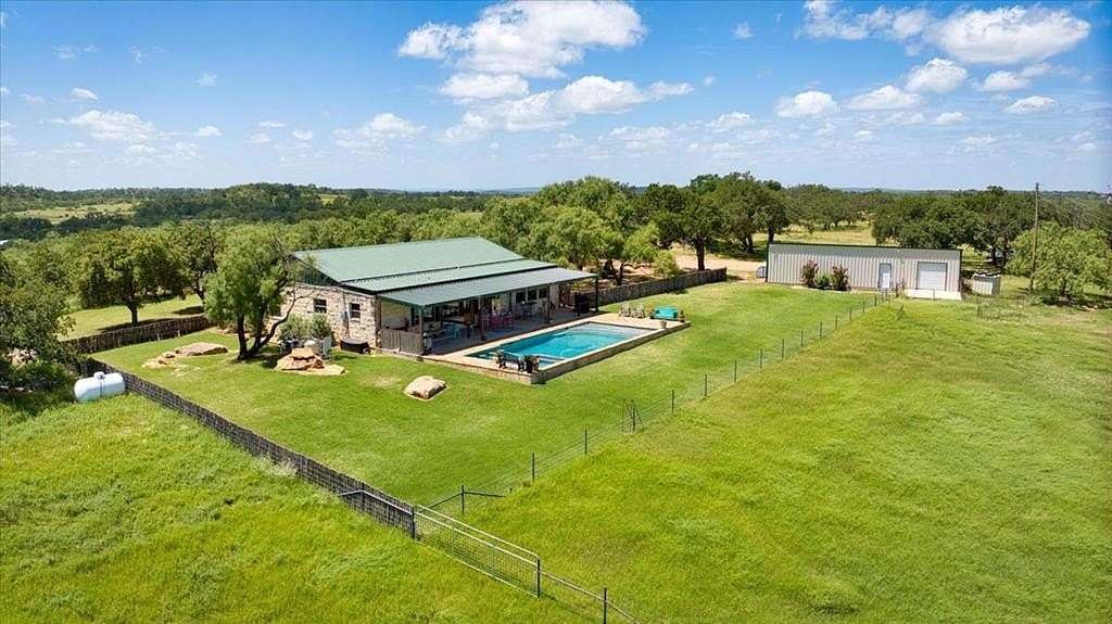 29.8 Acres of Agricultural Land for Sale in Fredonia, Texas