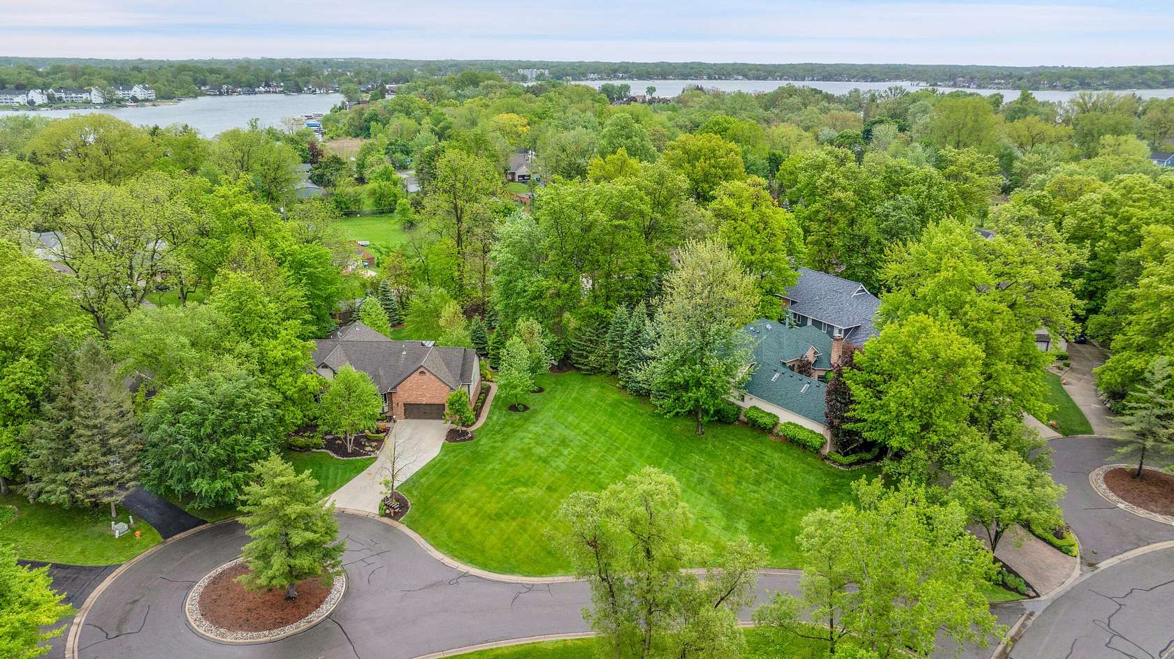 0.34 Acres of Residential Land for Sale in Waterford, Michigan