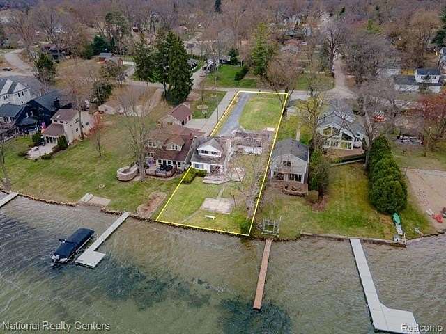 0.38 Acres of Residential Land for Sale in West Bloomfield, Michigan