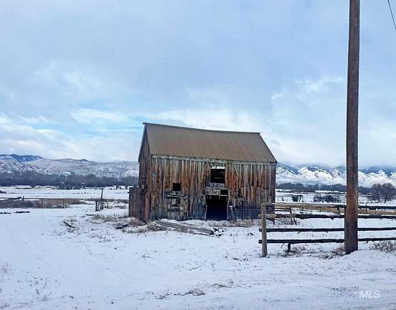 357 Acres of Land with Home for Sale in Salmon, Idaho