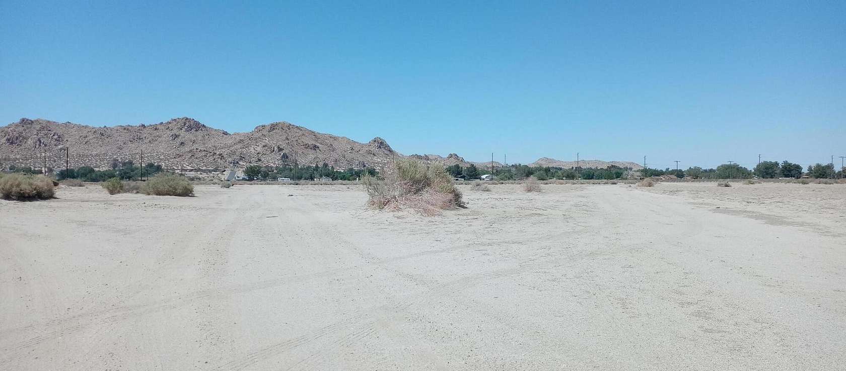 20.3 Acres of Land for Sale in Littlerock, California