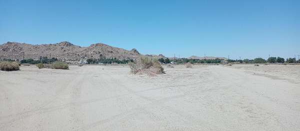 20.3 Acres of Land for Sale in Littlerock, California