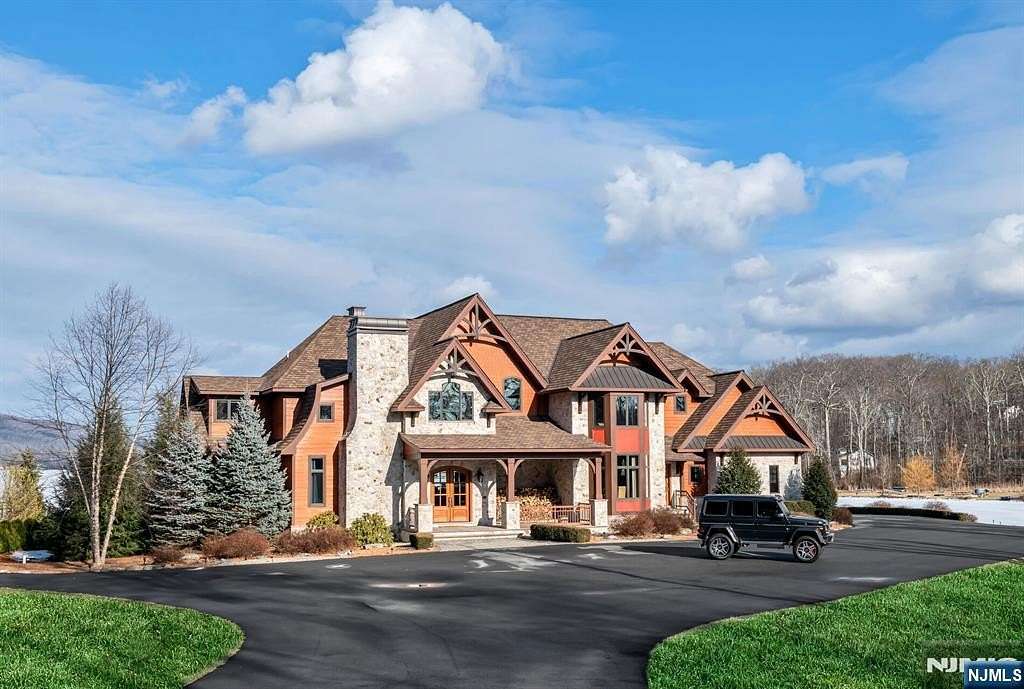 8.78 Acres of Residential Land with Home for Sale in Branchville, New Jersey