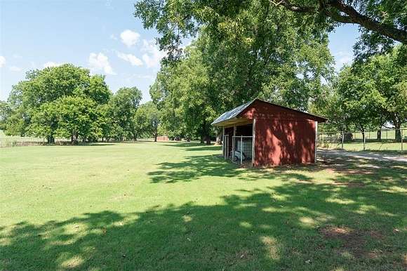 15.3 Acres of Land with Home for Sale in Pauls Valley, Oklahoma