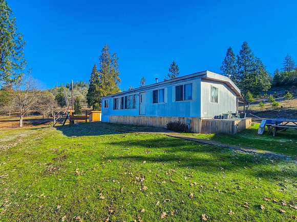 10.22 Acres of Land with Home for Sale in White City, Oregon